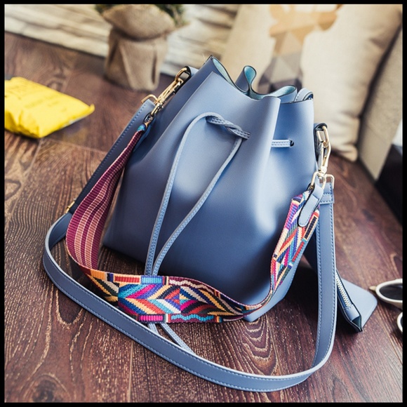 NEW MARSEILLE Drawstring Bucket Bag - Picture 3 of 7